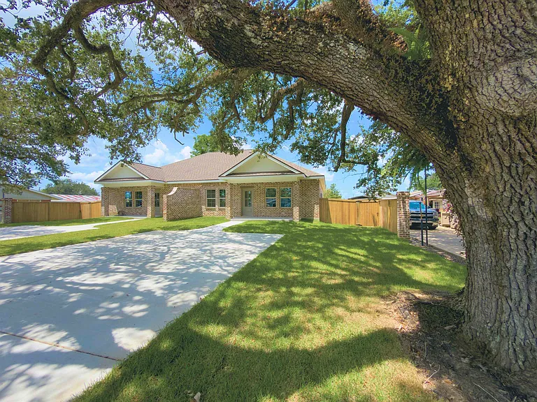 410 B Camellia Dr — Photo 12