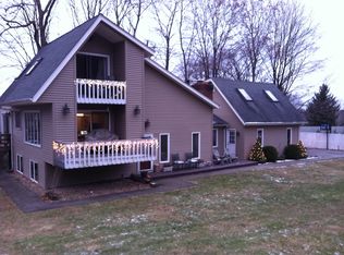 302 Overlook Rd, Poughkeepsie, NY 12603