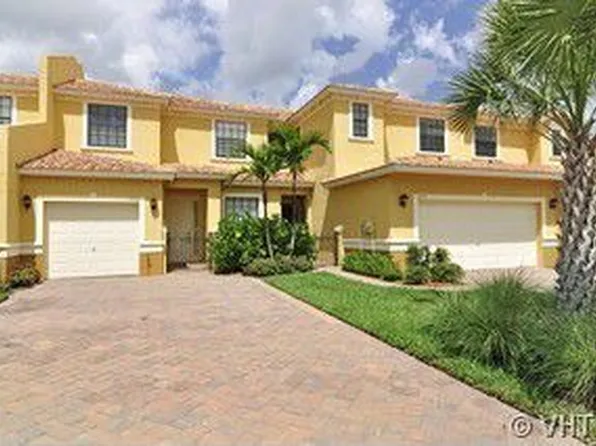 15597 Summit Place Cir, Naples, FL 34119
