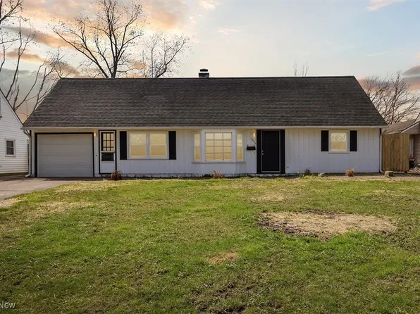 4890 Greenwood Dr, Sheffield Lake, OH 44054