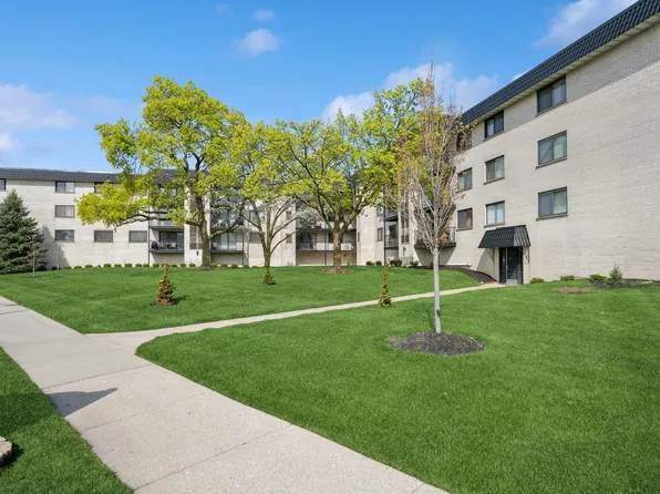 6950 W Forest Preserve Dr APT 316, Harwood Heights, IL 60706
