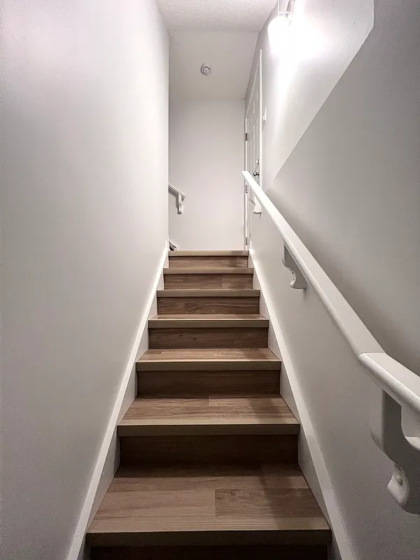 2 bed, 1.0 bath, 600 sqft, $1,050 — Photo 2