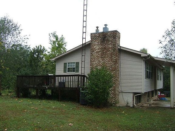 2nd image of 121 Larue Ln