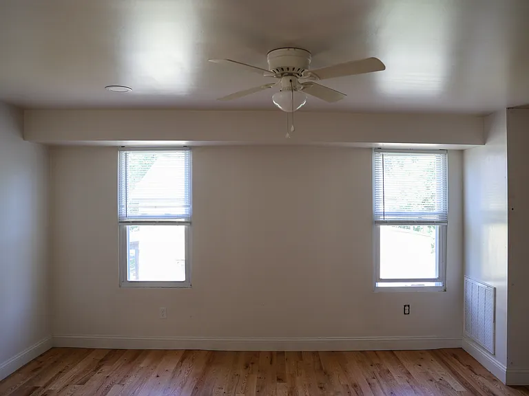 10 Pine St #3 — Photo 5
