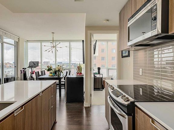 5th image of 626 14th Ave SW #905