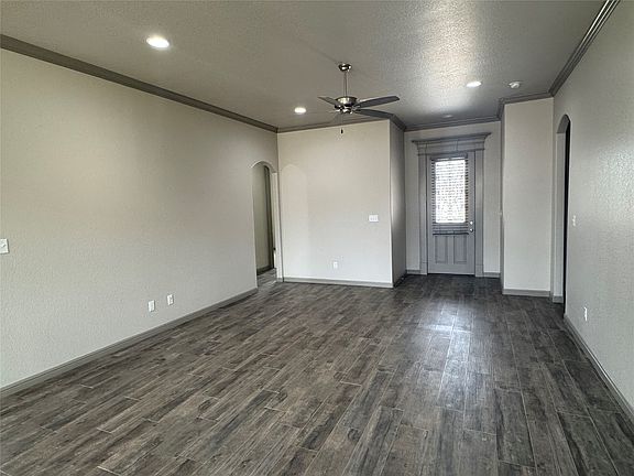 3rd image of 3205 Windcrest Dr