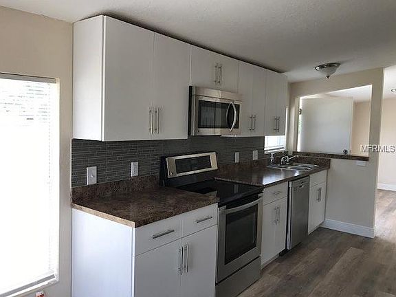 3rd image of 5522 Sharon Ave