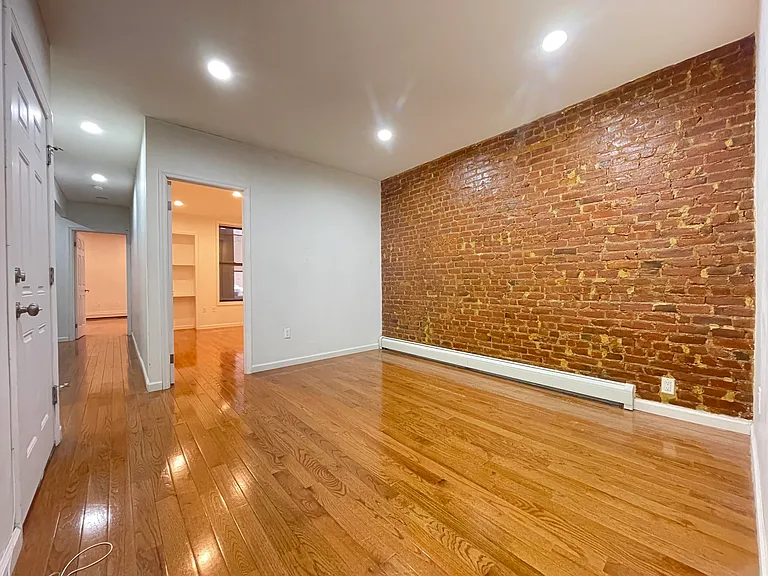 739 Franklin Ave #2 — Photo 1