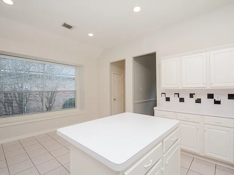918 Tennyson Dr — Photo 11