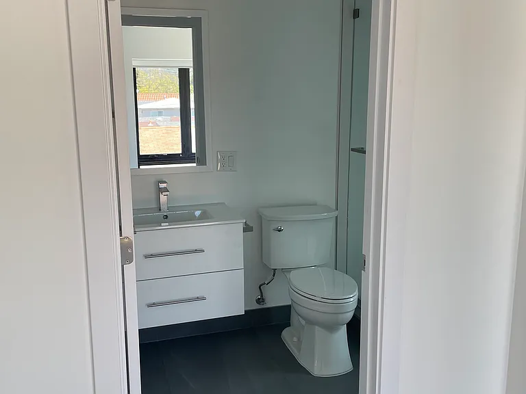 2527 Hermosa Ave #3/4 — Photo 12