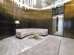 200 Bloor St W #1802, Toronto, ON M5S 0B1