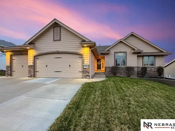 19518 Wirt St, Elkhorn, NE 68022