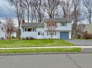 47 Fuller Dr, West Hartford, CT 06117
