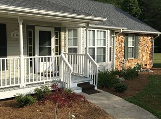230 Stonecreek Dr, Franklin, NC 28734