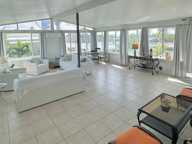 72 Ocean Dr — Photo 29