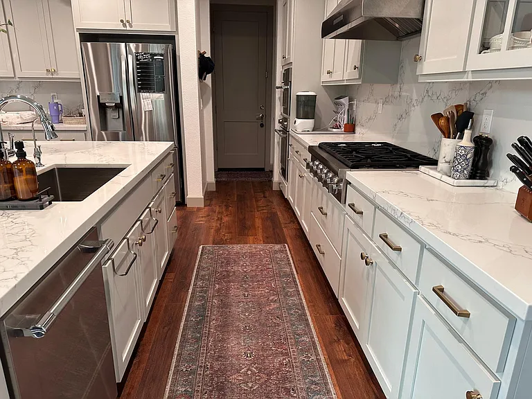 Kitchen (1st floor)