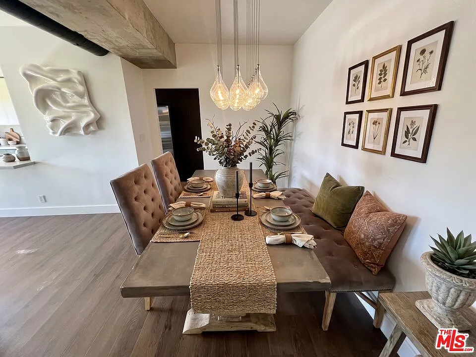 2 bed, 2.0 bath, 1350 sqft, $9,495 — Photo 3