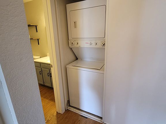 2nd image of 540 N May St #2084