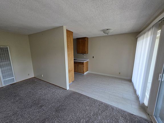 5th image of 2201-2221 Princeton Dr #3