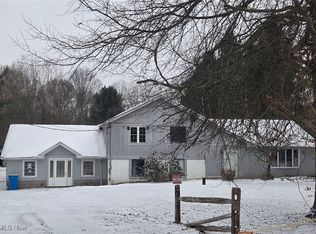 18420 Shaw Rd, Chagrin Falls, OH 44023