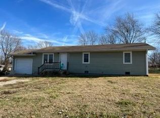 534 N White Oak Rd, Marshfield, MO 65706