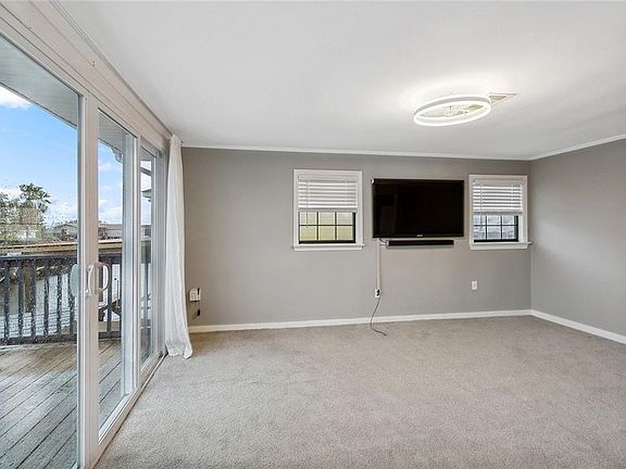 5th image of 248 Clara Dr