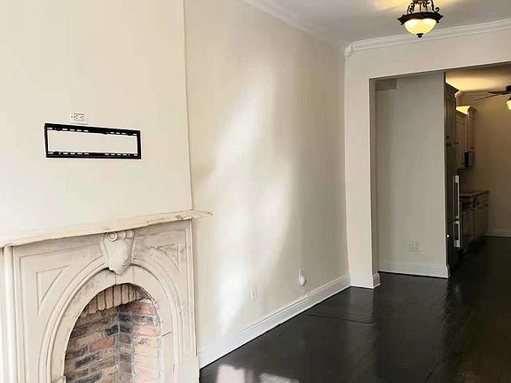 4th image of 463 W 49th St #2F