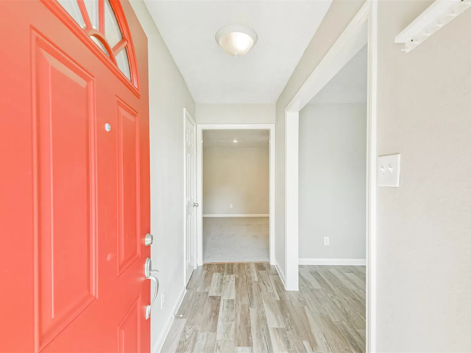 3 bed, 2.0 bath, 1749 sqft, $1,950 — Photo 3