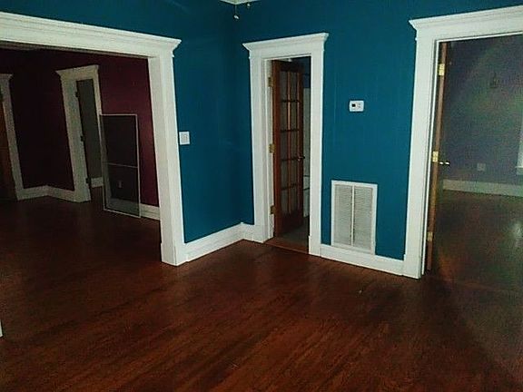 2nd image of 817 Carlisle Dr