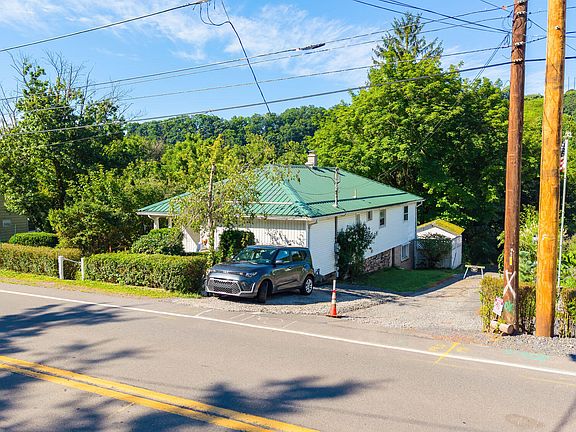 2nd image of 402 Millville Rd