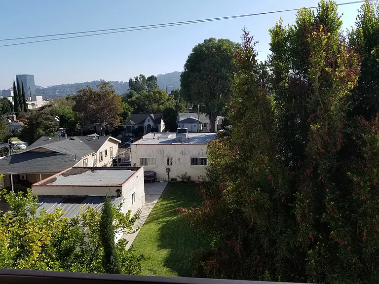 Riverside Dr — Photo 18