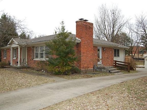 3rd image of 3220 Saxon Dr