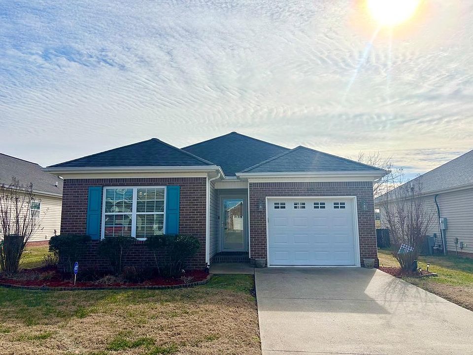 1st image of 105 Saddlebrook Ct