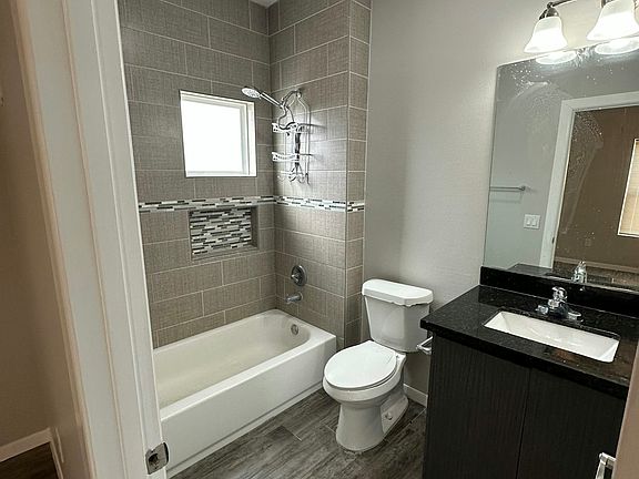 4th image of 1308 Quitaca Dr #1