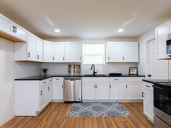 3rd image of 238 N Alfonte St