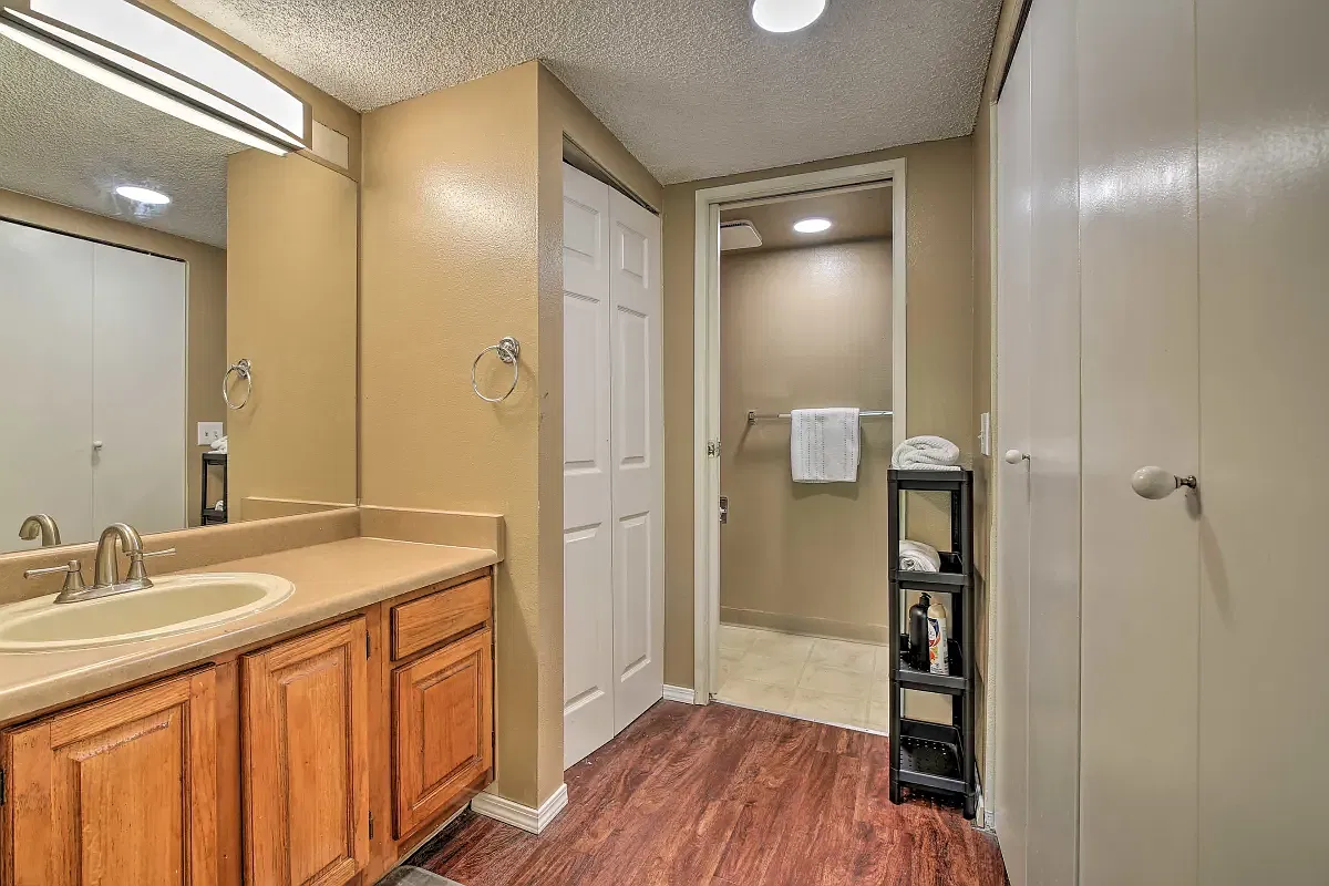 611 SW 5th Ct — Photo 4