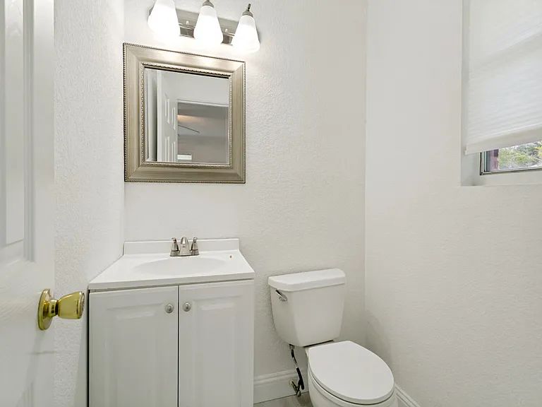 415 Crockett — Photo 15
