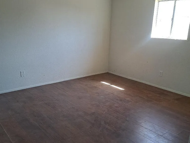 623 NE Davis St #3 — Photo 4