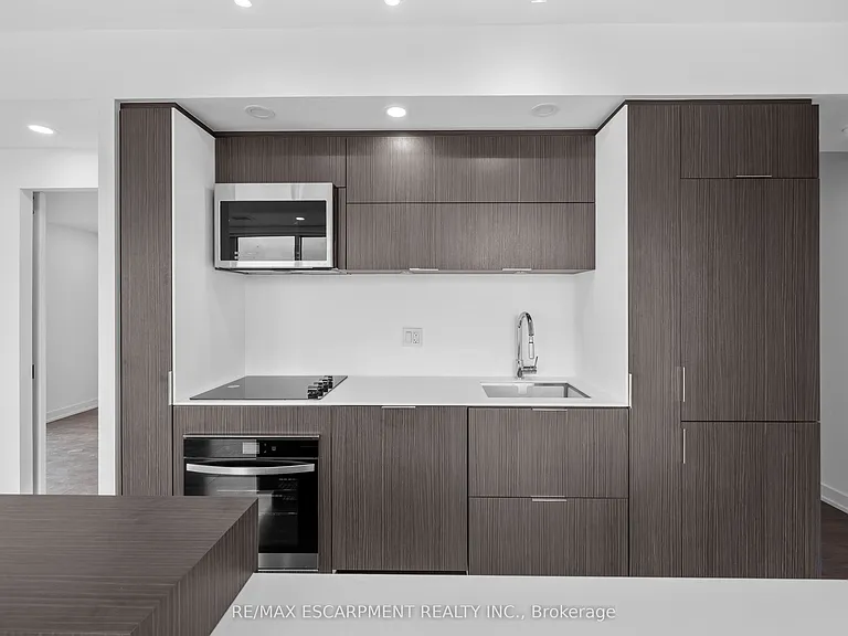 370 Martha St #1503 — Photo 8