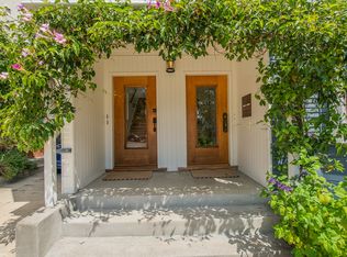 210 Frisbie St, Oakland, CA 94611