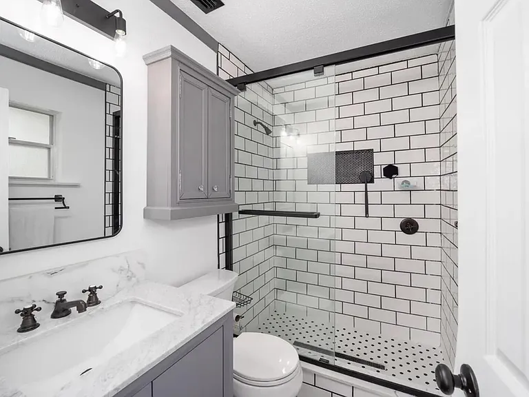 2230 NW 42nd Ave — Photo 10