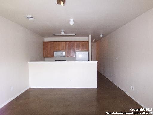 5th image of 10710 Mathom Lndg APT 1