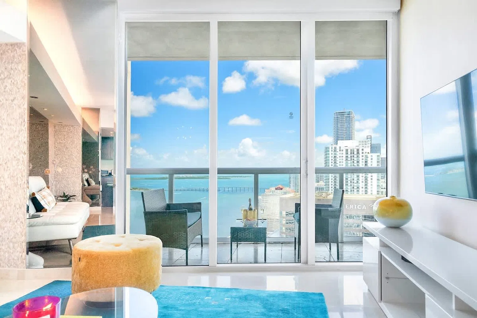 1 bed, 1.0 bath, 947 sqft, $8,540 — Photo 4