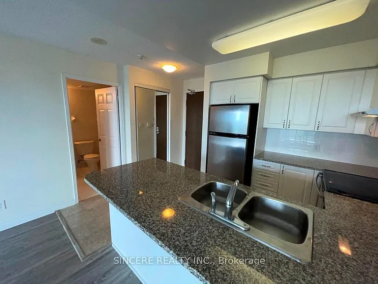 35 Hollywood Ave #1922 — Photo 11