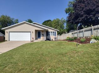 1614 S 11th St, Manitowoc, WI 54220