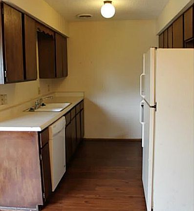 3rd image of 1217 W Sunset Dr