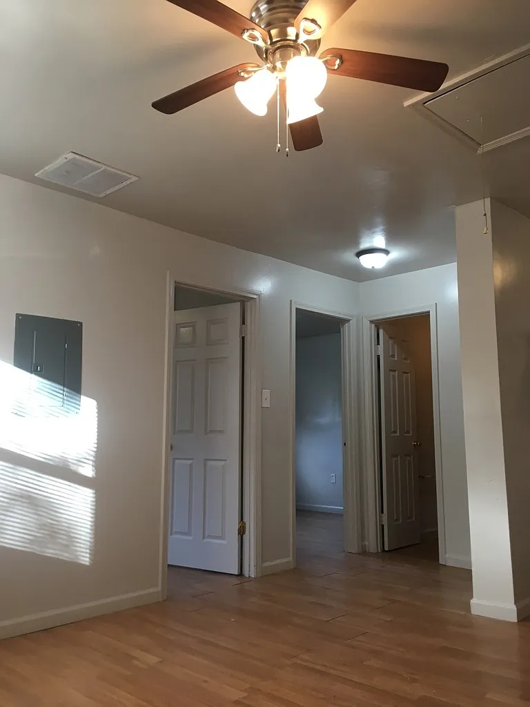 990 Lawton St SW — Photo 4