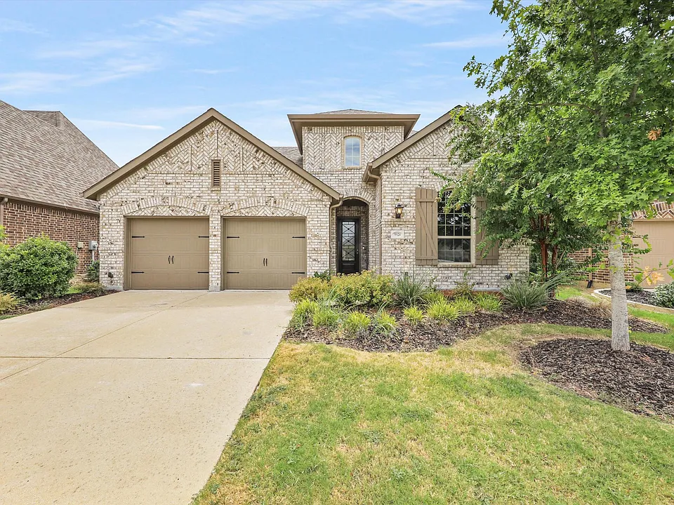 9920 Bitterroot Dr