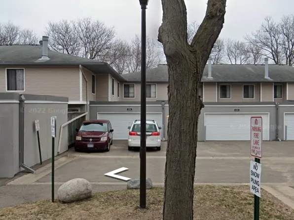 1131 Landmark Trl S, Hopkins, MN 55343