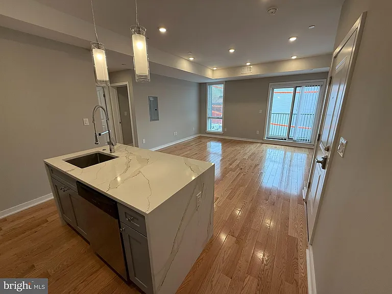 914 W Susquehanna Ave #18-2A — Photo 4